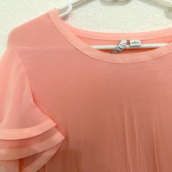 Elle women’s blouse, size small. Very pretty. New! - Picture 2 of 3